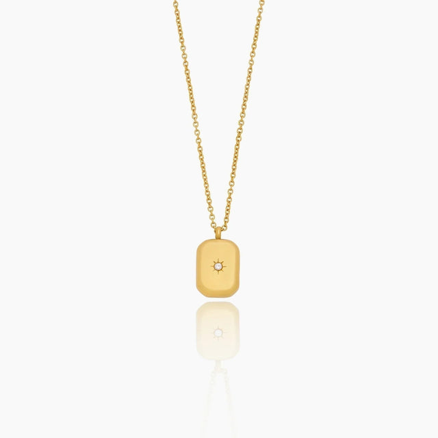 Stella Pendant Necklace